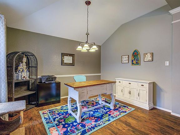4th image of 420 Creekwood Ct