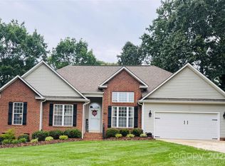 104 Laura Ct, Cherryville, NC 28021