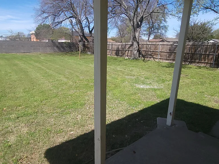 1305 Yates Dr — Photo 36