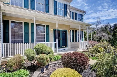 34 Margaret Dr — Photo 2