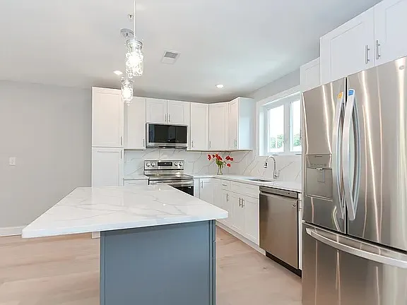 210B South St — Photo 4