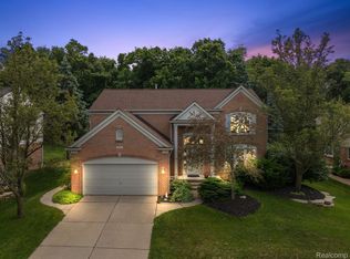 3865 Long Meadow Ln, Orion, MI 48359