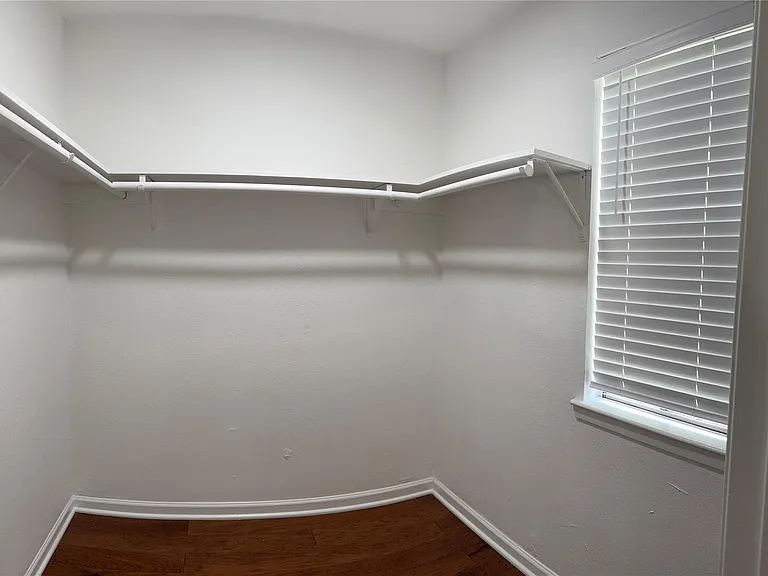 7925 Grove Ridge Dr — Photo 24