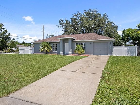3rd image of 2911 Arrendonda Dr