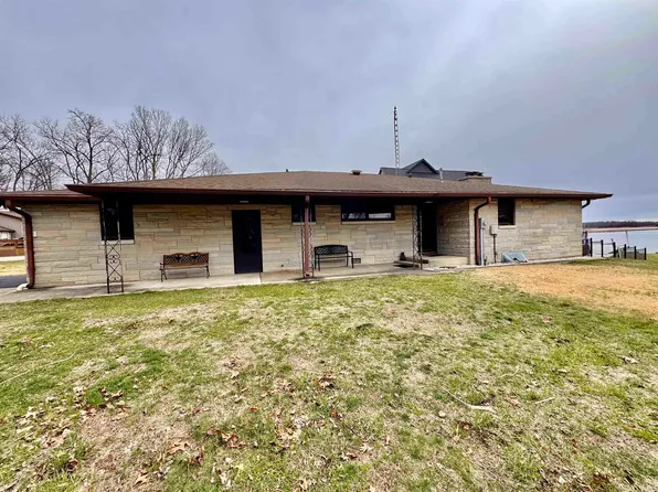 2922 Country Club Dr S, Rochester, IN 46975