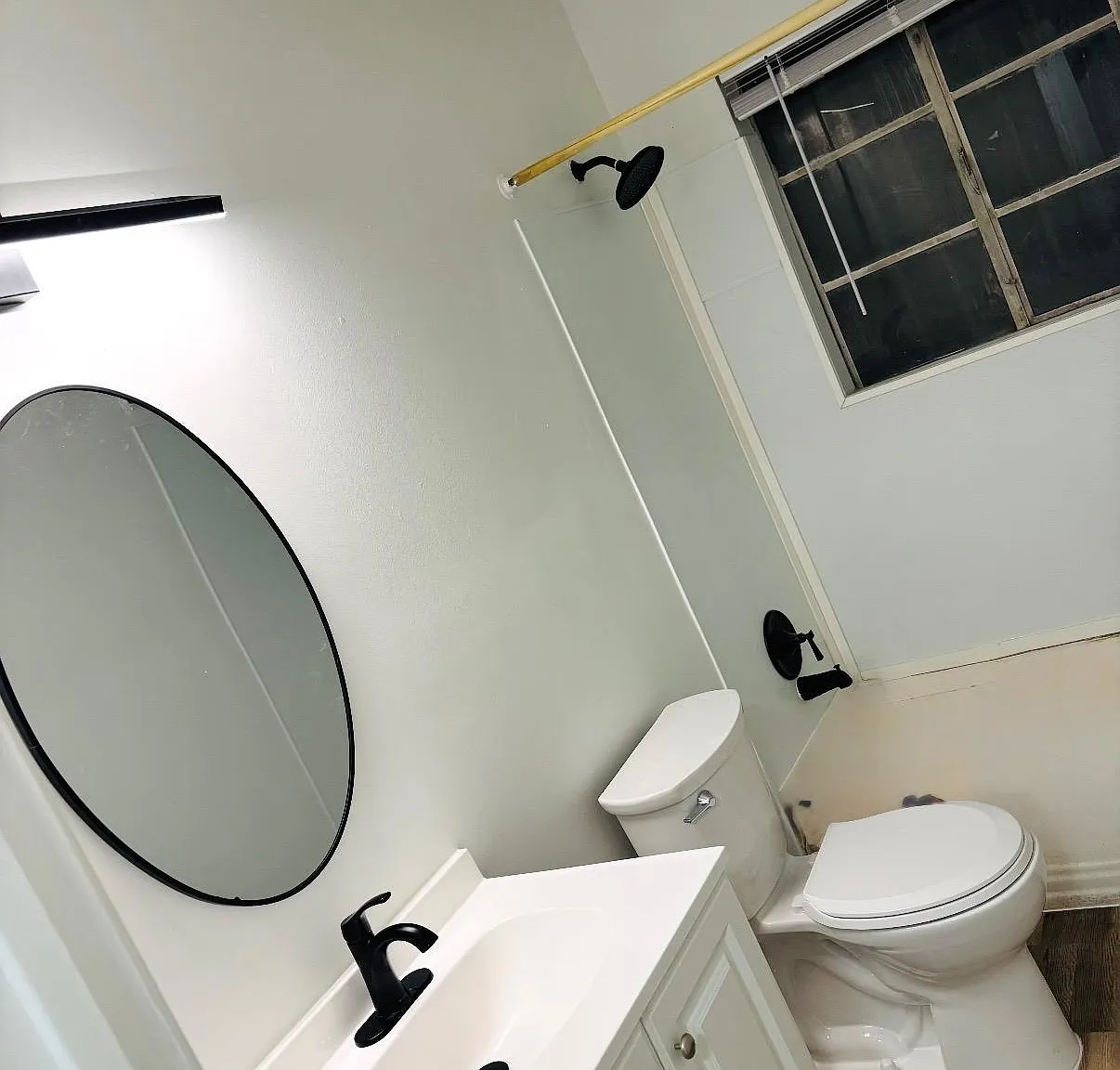 2 bed, 1.0 bath, $900 — Photo 3
