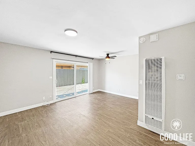 49th St (Units 1-8) — Photo 6