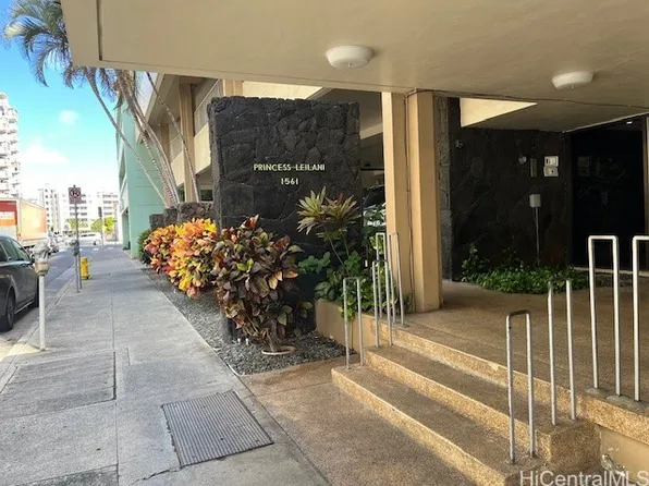 1561 Kanunu St APT 1507, Honolulu, HI 96814