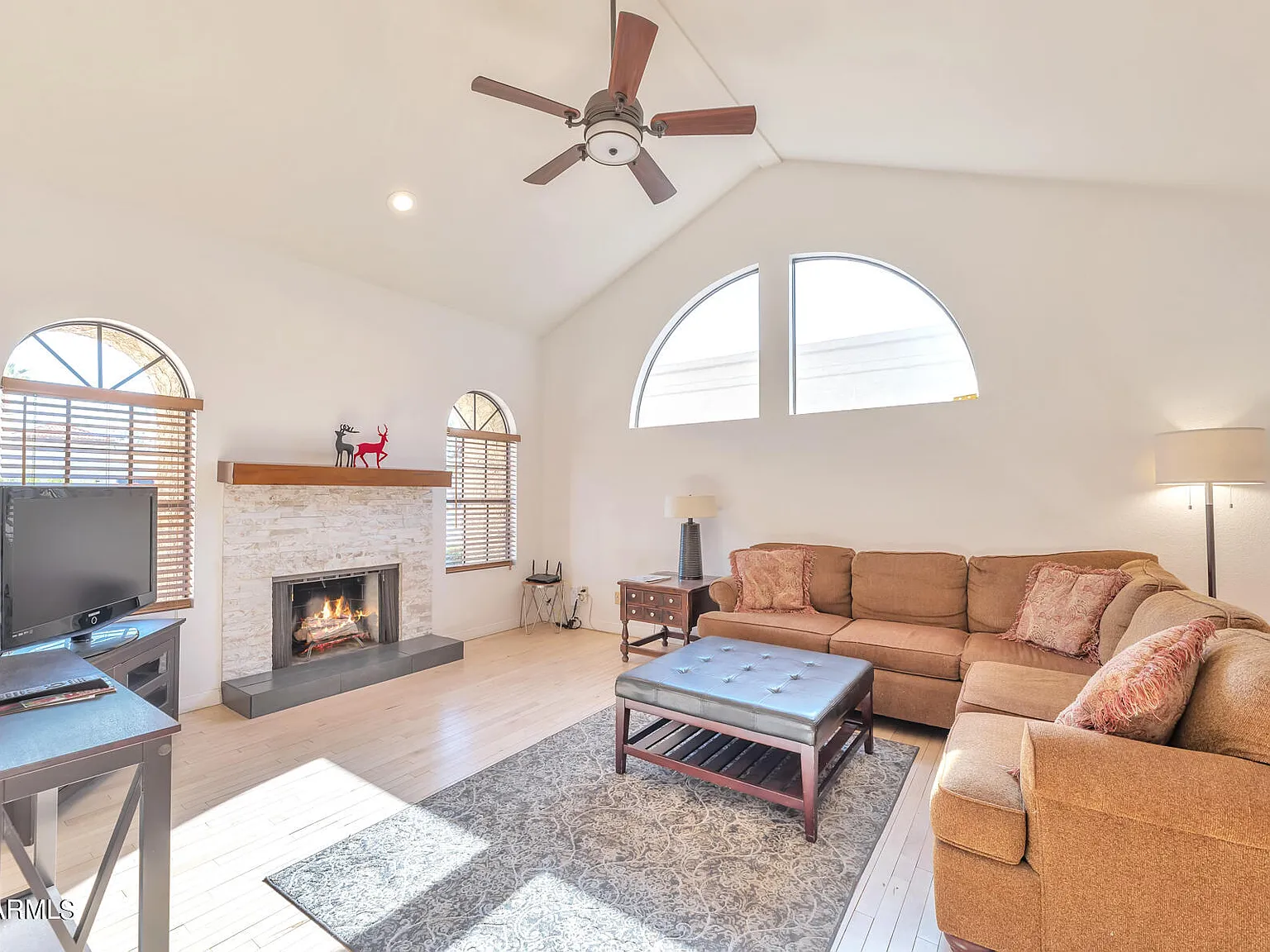 3 bed, 2.5 bath, 1873 sqft, $3,290 — Photo 2