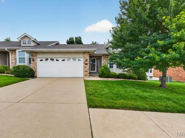 129 Braewood Cir #5C, Saint Charles, MO 63301