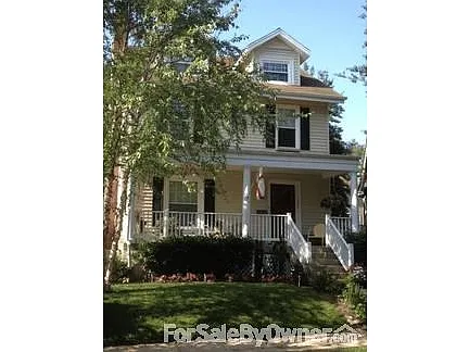 1304 Emerson St NW photo 1