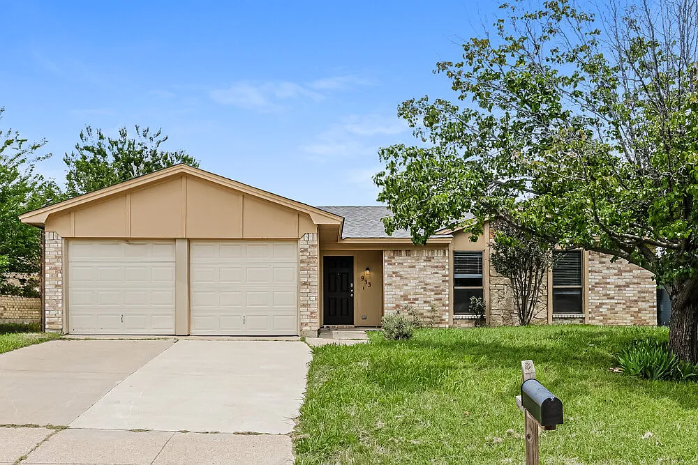 3 bed, 2.0 bath, 1228 sqft, $2,970 — Photo 1