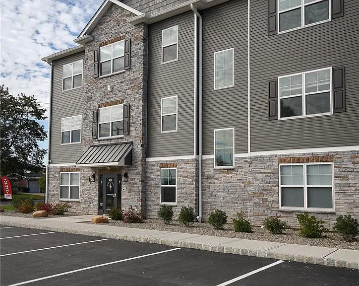 1210 Eaton Ave #201 — Photo 3