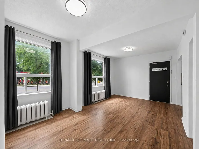 2360 Queen St E #3 — Photo 7