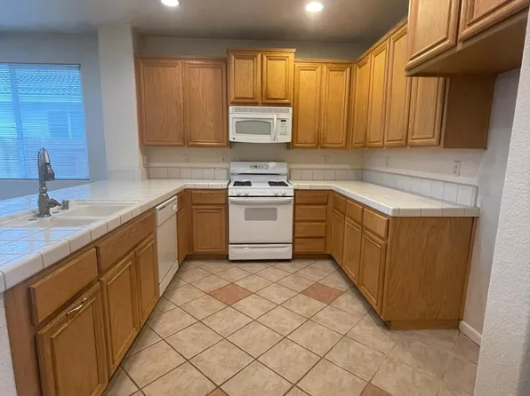 10048 Tittle Way, Elk Grove, CA 95757