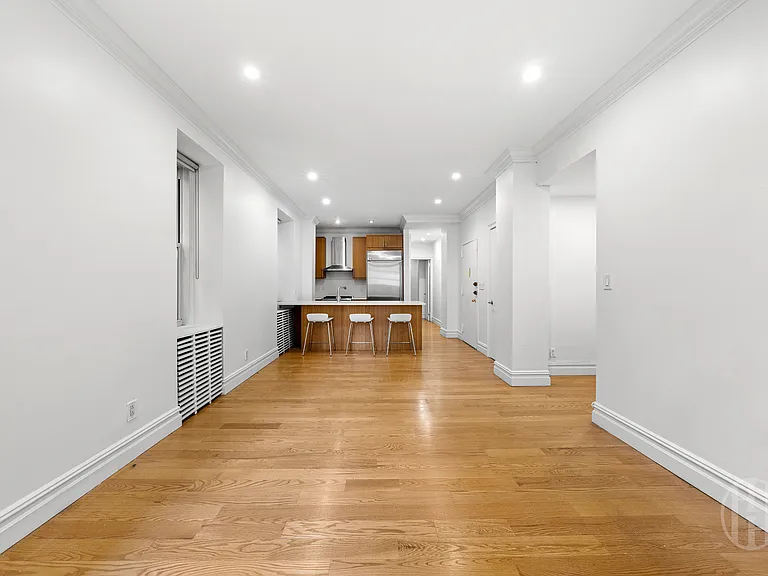 26 E 63rd St #2C — Photo 8