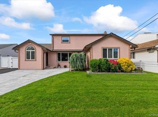 61 Cheshire Rd, Bethpage, NY 11714