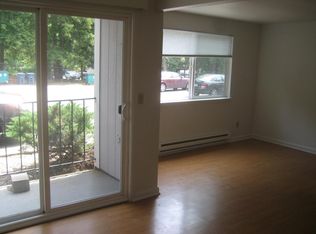 12208 118th Ave E APT B, Puyallup, WA 98374