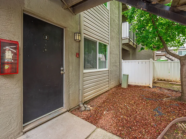 Gold Creek Apartments — Photo 26