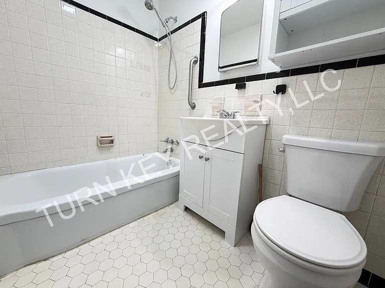 1708 Rogina St — Photo 8