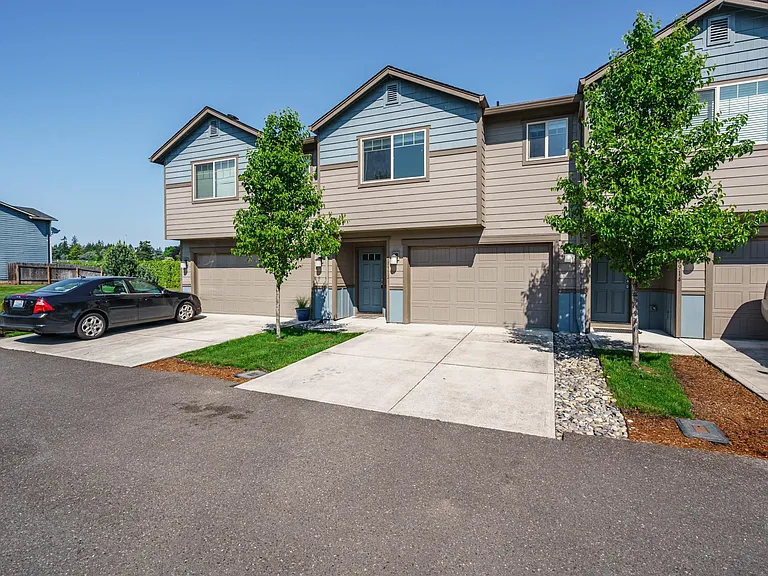 10912 NE 8th Cir — Photo 3