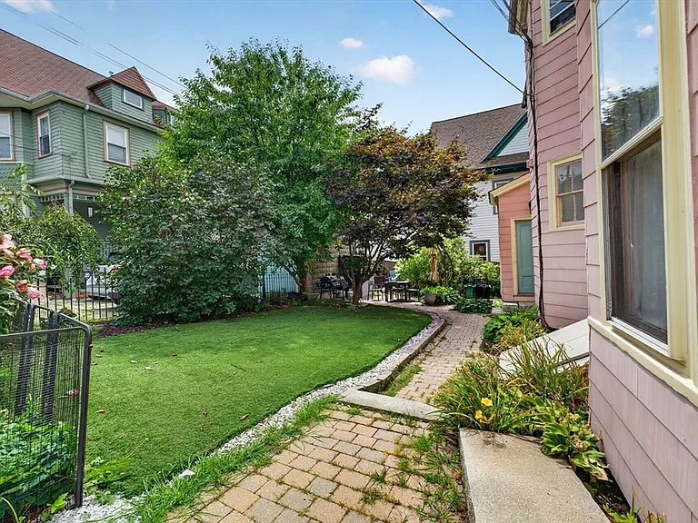 41 Walnut St #1R — Photo 15