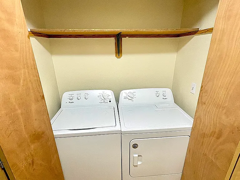 Scholls Crossing Apartments — Photo 11