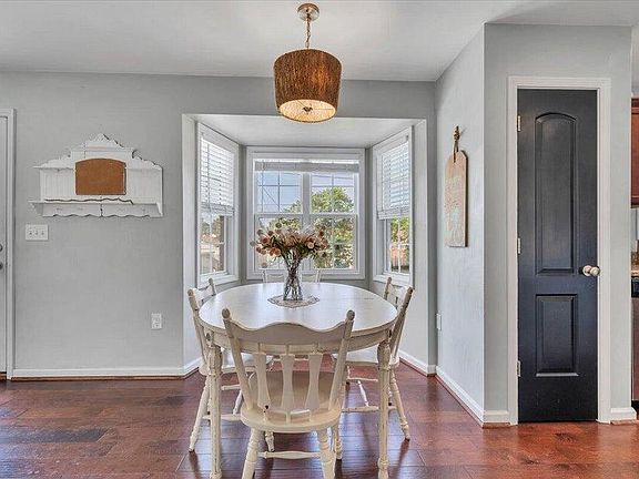 5th image of 522 Cambridge Court Rd