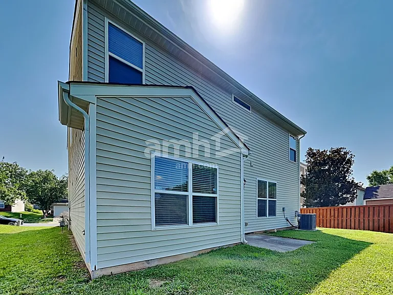 533 Wrayhill Dr — Photo 26