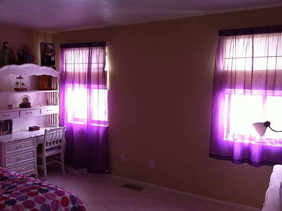 3rd image of 5526 Summit Oval Unit B