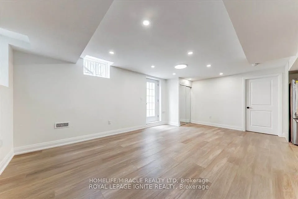 2 bed, $2,000 — Photo 3