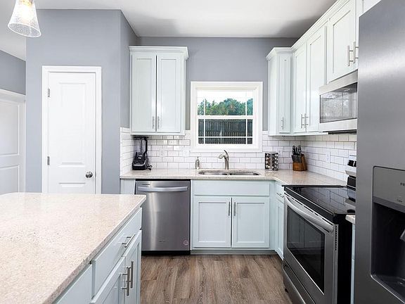 2nd image of 23 Vineyard Dr