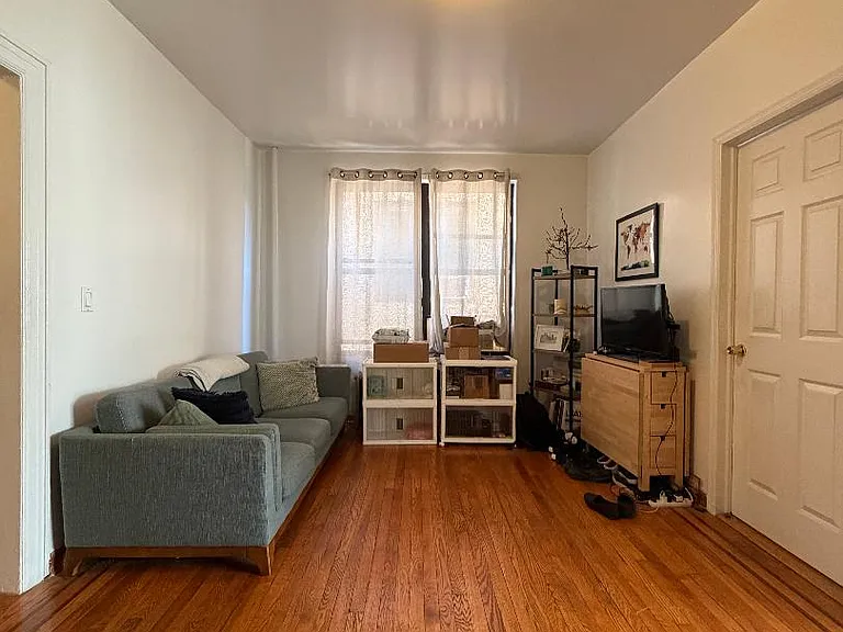 20-55 29th St #3R — Photo 4