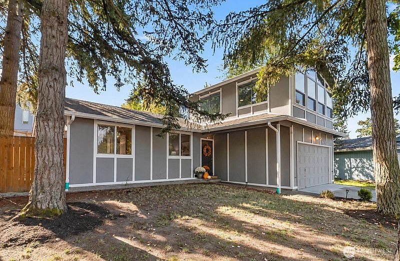 2nd image of 15723 NE 109th Street
