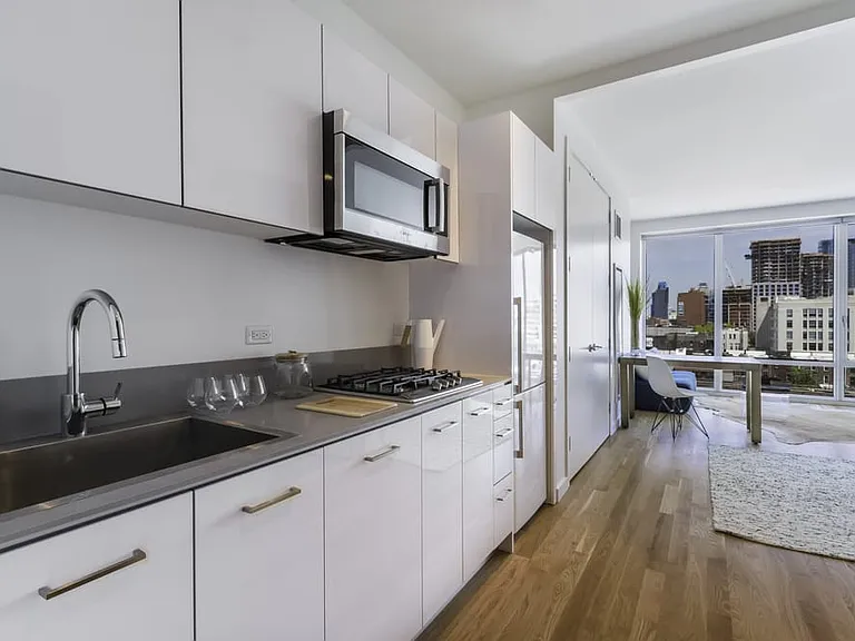 22-22 Jackson Ave #909 — Photo 3
