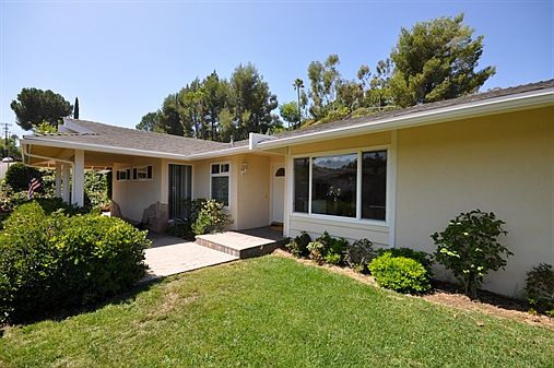 2nd image of 3807 Sapphire Dr
