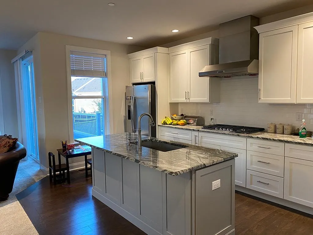 3 bed, 2.5 bath, 2041 sqft, $3,000 — Photo 4