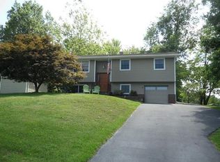 25 Sears Rd, Monroe, NY 10950