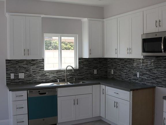 4th image of 400 N Michigan Ave #102