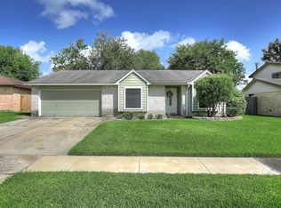 305 Leafwood Cir, League City, TX 77573