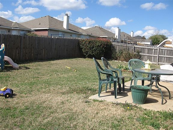 3rd image of 1715 Tonya May Ln