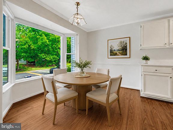 5th image of 2960 Oakleigh Ln