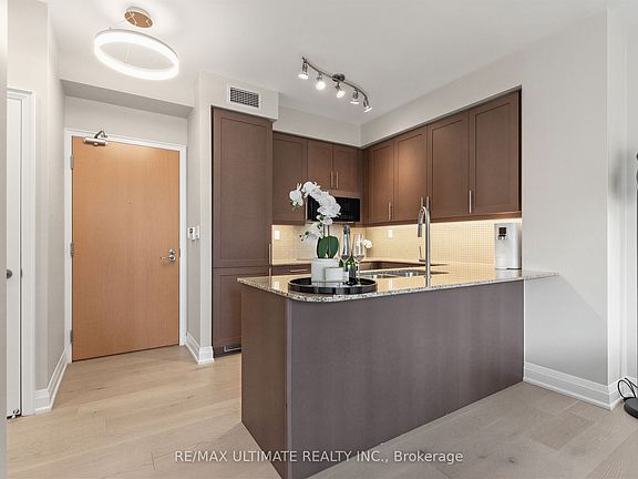 5th image of 1 Bedford Rd #603
