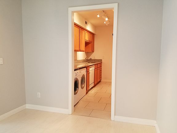 5th image of 2866 Loveland Dr Unit 2025