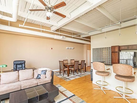 5th image of 306 N 26th St APT 202