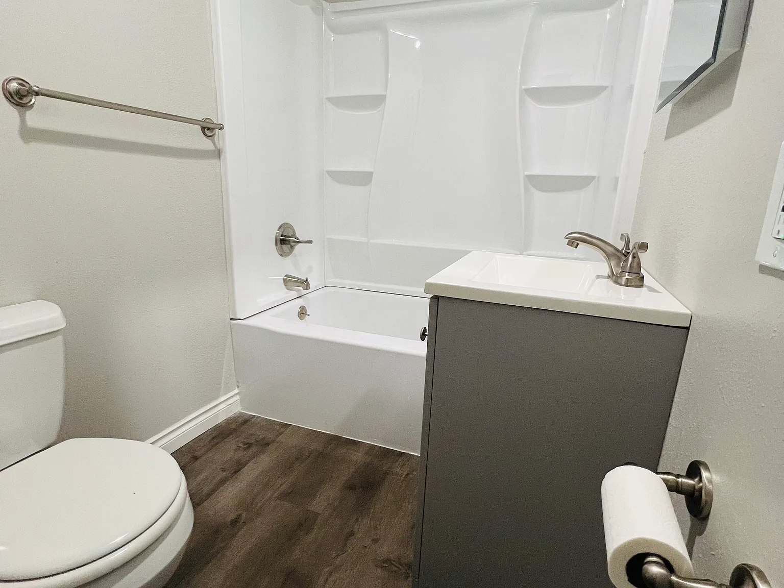 2 bed, 920 sqft, $1,749 — Photo 3