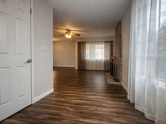 3rd image of 1737 Center Ave