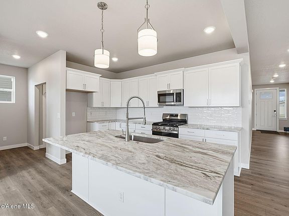 3rd image of 7019 N Coeur Terre Blvd