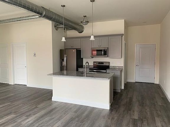 3rd image of 12 White St #22