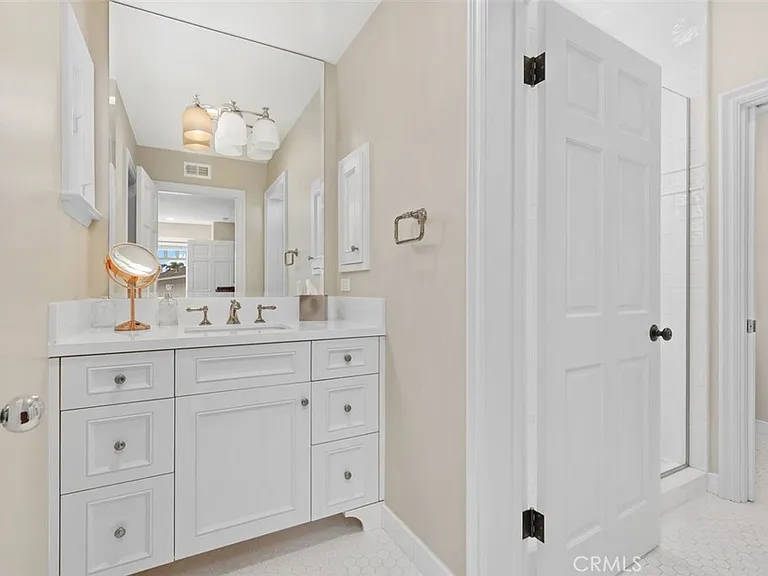 2431 Bayshore Dr — Photo 31